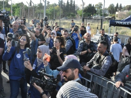 الاحتلال اعتقل 9 صحافيين وأصاب 15 آخرين بأكتوبر