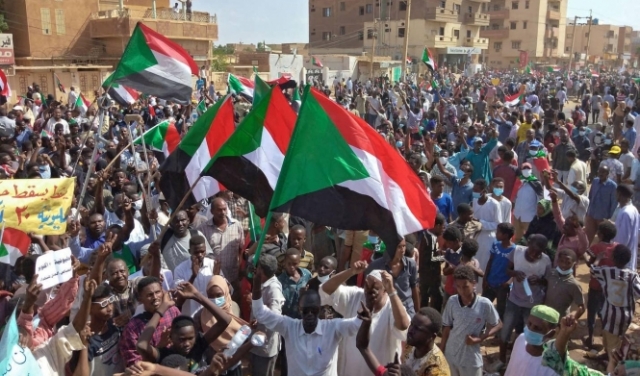 حمدوك: الإفراج عن الوزراء وعودة الحكومة مدخل لحل الأزمة السودانية