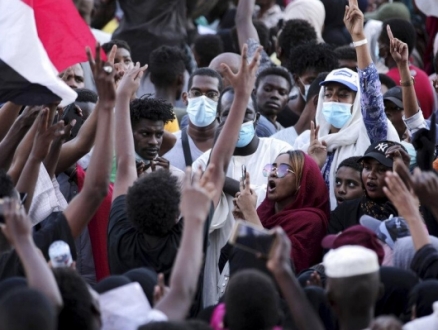 السودان: أميركا وبريطانيا والسعودية والإمارات تدعو لعودة المؤسسات الانتقالية بشكل فوري للمدنيين