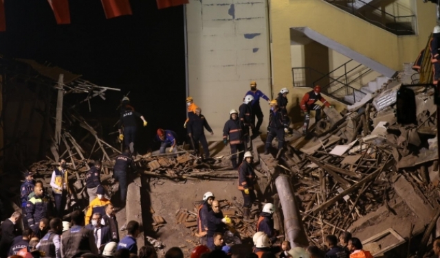 تركيا: 13 مصابا على الأقل و10 مفقودين جرّاء انهيار مبنى 