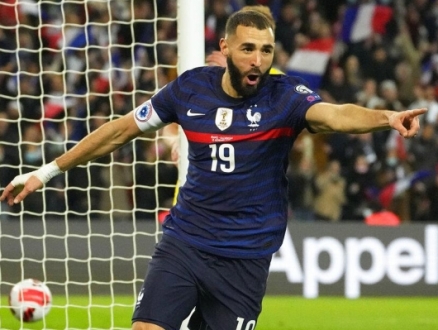 ماذا قال بنزيمة بعد تأهل فرنسا إلى مونديال قطر؟