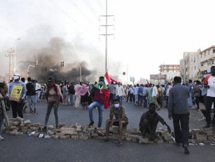 السودان: الاحتجاجات تتواصل ودعوة لتكوين "جبهة ثورية لإسقاط الانقلاب"