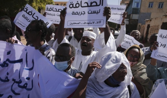صحافيون سودانيون يحتجّون رفضا للاعتقالات و
