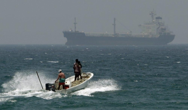 إيران تعلن عن احتجازها سفينة 