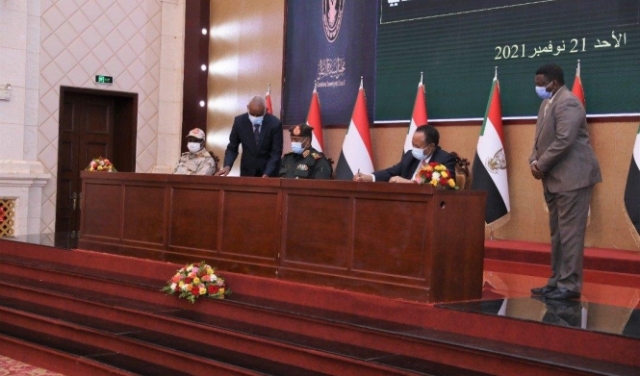 الحراك السوداني يرفض الاتفاق مع العسكر... 