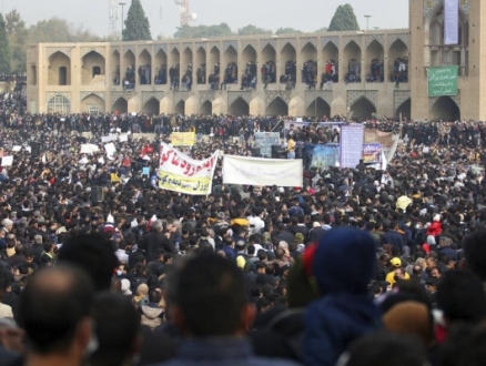 عشرات المعتقلين في إيران لاحتجاجهم على جفاف نهر