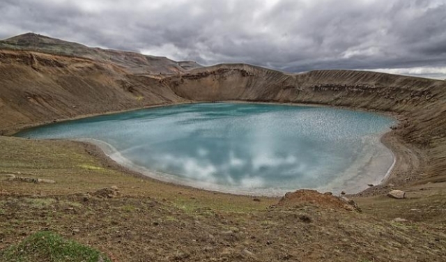 حفريات في عمق بركان آيسلندي لاستكشاف الصهارة تحت الأرض