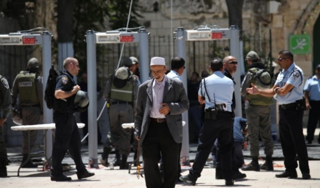 نتنياهو أمر بتثبيت البوبات الإلكترونية في الحرم القدسي بضغط من أفراد أسرته