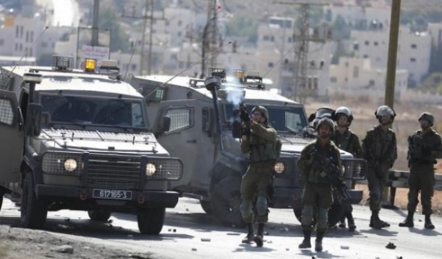 قوات الاحتلال تعتقل 4 أشخاص وتقتحم عدة بلدات بالضفة