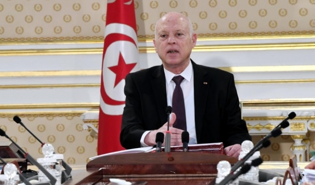 الرئس التونسي يمدد تجميد أعمال البرلمان حتى تنظيم انتخابات تشريعية بعد عام