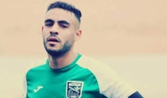 وفاة اللاعب سفيان لوكار في مباراة بالجزائر
