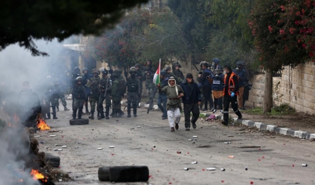 اعتقالات و135 إصابة بمواجهات مع الاحتلال بالضفة