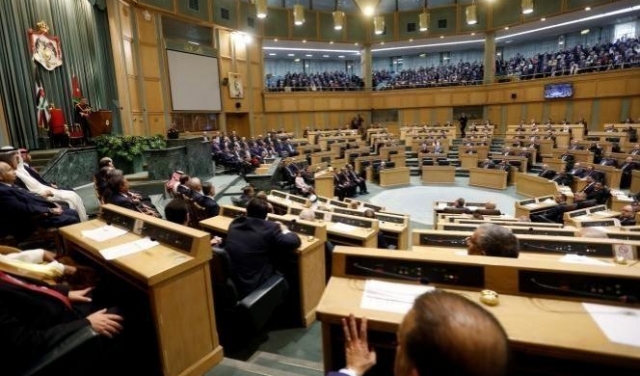 الأردن: عراك بالأيدي في مجلس النواب أثناء مناقشة تعديلات دستوريّة