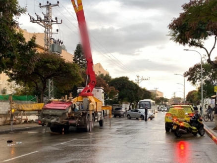 إصابة حرجة لعامل بناء صعقا بالكهرباء في أسدود