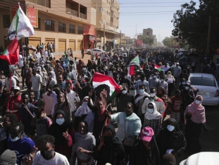 مظاهرات بالسودان وحمدوك يمهل القوى السياسية يوما واحدا للتوافق