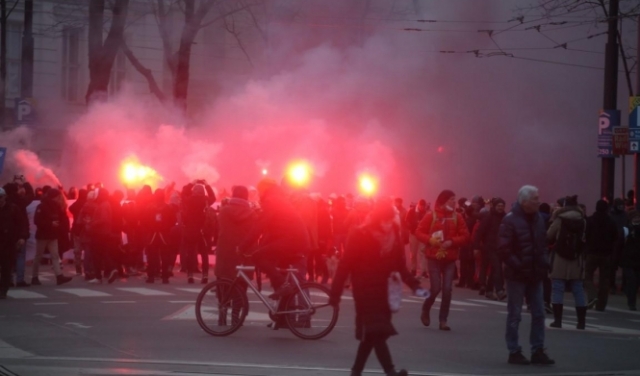 ألمانيا والنمسا وفرنسا: عشرات الآلاف يتظاهرون ضد تقييدات كورونا.. إصابات واعتقالات