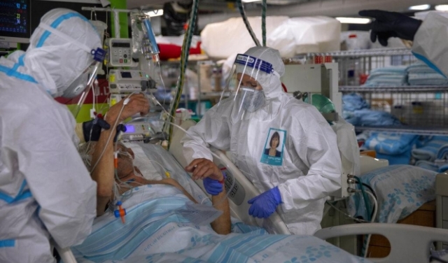 وزارة الصحة تدرس استمرار عمل أطباء وممرضين مصابين بكورونا