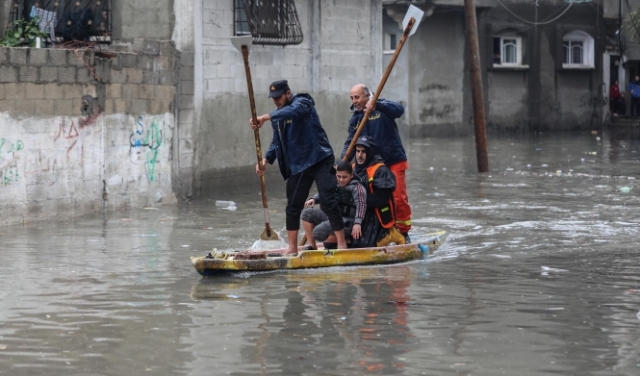 غزّة تغرق: إمكانيات ضعيفة وتجاوزات مستمرّة من قِبل الاحتلال