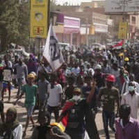 وفد إسرائيلي يصل إلى السودان في ظل غليان شعبي