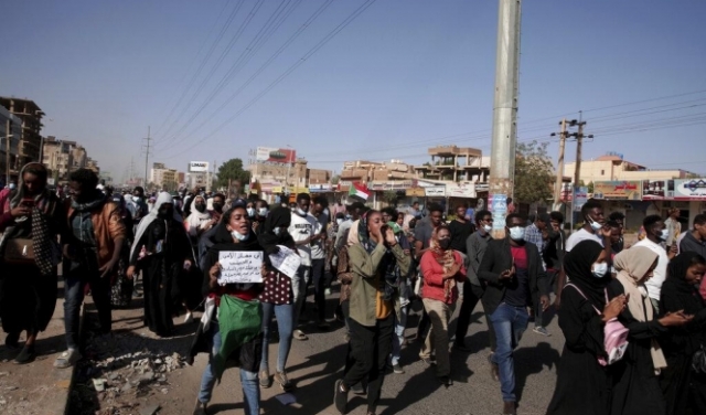 السودان: إصابة 12 شخصا إثر قمع قوات الأمن