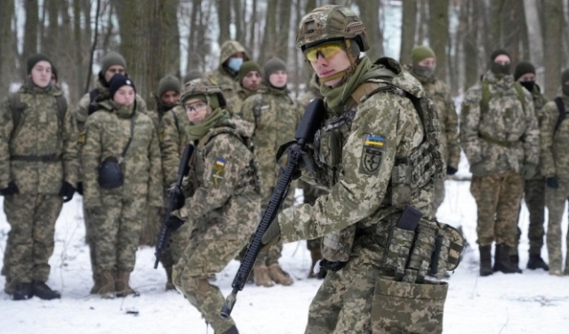 نذر حرب متصاعدة بأوكرانيا وسط أزمة بين روسيا والغرب