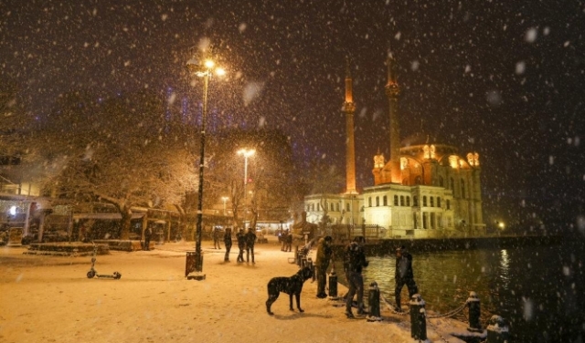 بسبب تساقط الثلوج: وقف مؤقت لمطار إسطنبول