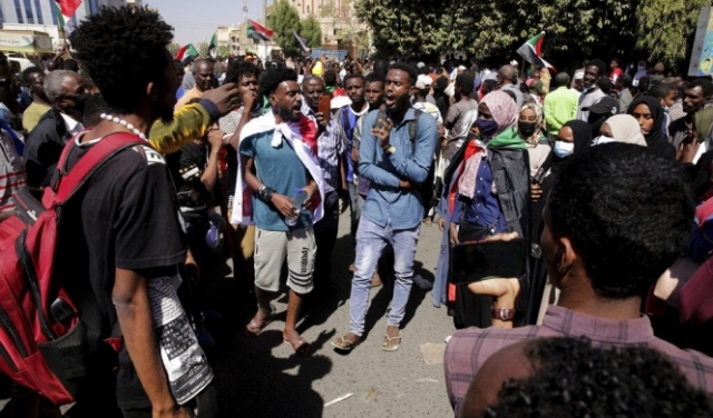 الخرطوم: مقتل 3 متظاهرين برصاص قوات الأمن 