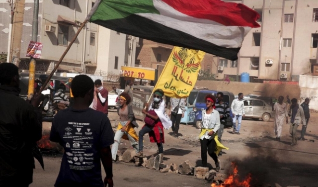 عشية المظاهرات: السلطات تعلن وسط الخرطوم 