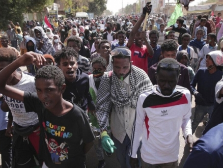 الحراك السوداني يتواصل سعيا للديمقراطية والعدالة... والقمع يتصاعد