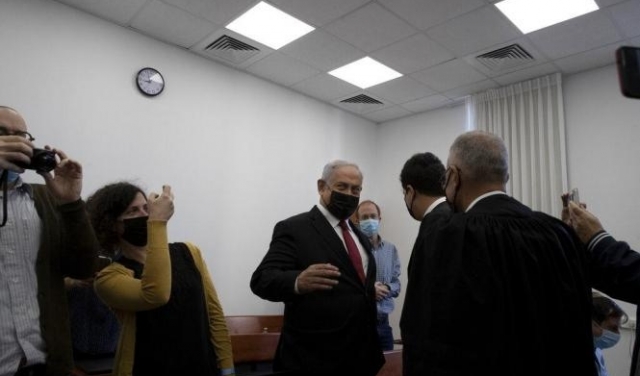 المحكمة تلزم النيابة بتوضيح اختراق هاتف شاهد بمحاكمة نتنياهو