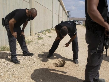 الحركة الأسيرة: إدارة سجون الاحتلال فبركت مخطّطا للفرار من ’عوفر’ لتغطية فشلها في الجلبوع