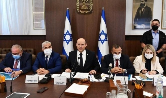 بينيت ولبيد يكرران دعوة الإسرائيليين لمغادرة أوكرانيا
