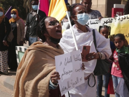 السودان: الآلاف يتظاهرون ضد الانقلاب والمطالبة بحكم مدني