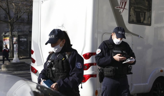 باريس: الشرطة تقتل شخصا حمل سكينا