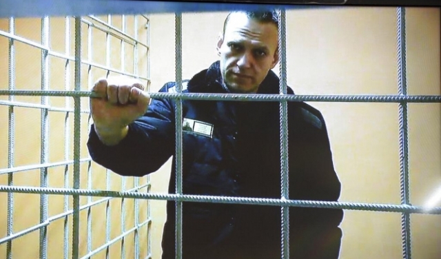 المعارض الروسي نافالني يواجه قضية جديدة من سجنه