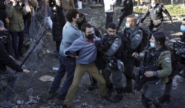 إسرائيل تحشد قوات كبيرة في القدس المحتلة وتوقعات بتصعيد بالضفة