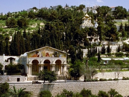 كنائس القدس تطالب بلجم مخطط استيطاني في جبل الزيتون