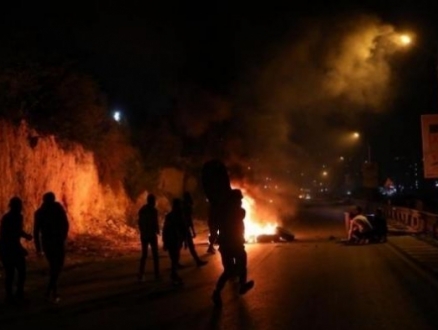 الضفة: مستوطنون يهاجمون مركبات فلسطينيّة ومنزلا