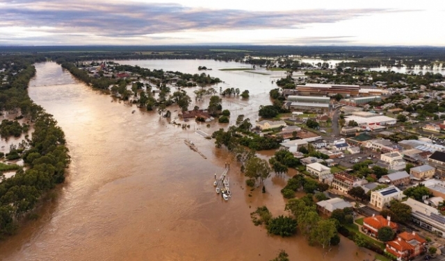 فيضانات في أستراليا: إخلاء عشرات آلاف السكان من بيوتهم