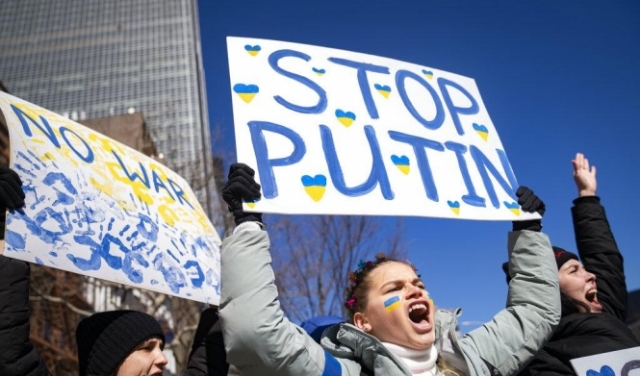 زيلينسكي: روسيا ترتكب جرائم بحق المدنيين بأوكرانيا