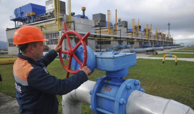 النفط بارتفاع وأوروبا تناقش تداعيات الحرب بأوكرانيا