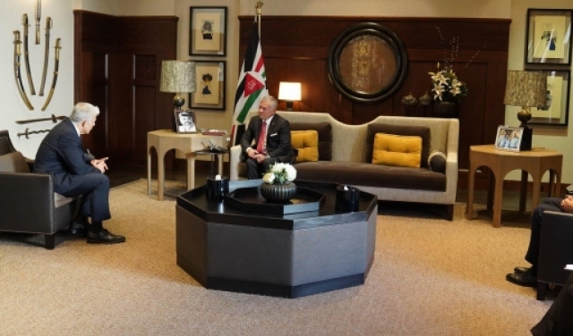 وزير الخارجيّة الإسرائيليّ يلتقي الملك عبد الله في عمّان