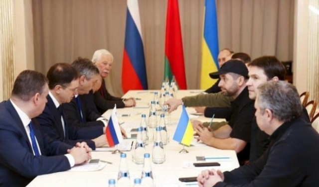 تقرير: أوكرانيا وروسيا تحرزان تقدّما في بحث خطة سلام مؤقتة 