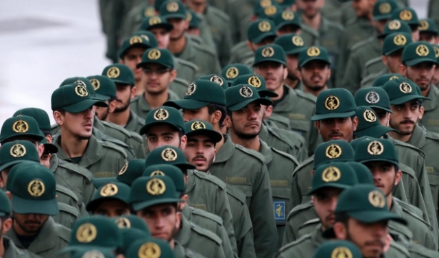 تقرير: واشنطن تدرس رفع الحرس الثوري الإيراني من قائمتها لـ