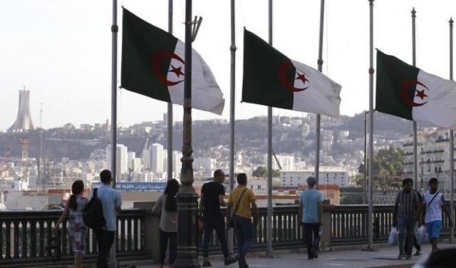 الجزائر تستدعي سفيرها في إسبانيا