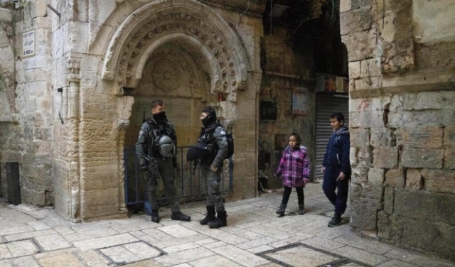 القدس: إصابة شاب برصاص الاحتلال بزعم محاولة تنفيذ عملية طعن