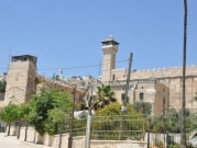 قوات الاحتلال تعتلي سطح مسجد الحرم الإبراهيمي بالخليل