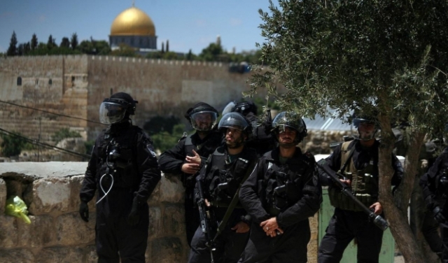 اعتقالات في القدس إثر إصابة عنصر بشرطة الاحتلال طعنا
