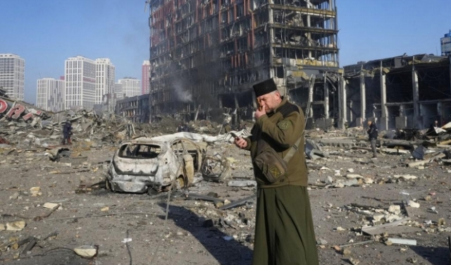 تشديد الحصار الروسيّ على مدن أوكرانيّة: زيلينسكي يؤكد ضرورة لقاء بوتين