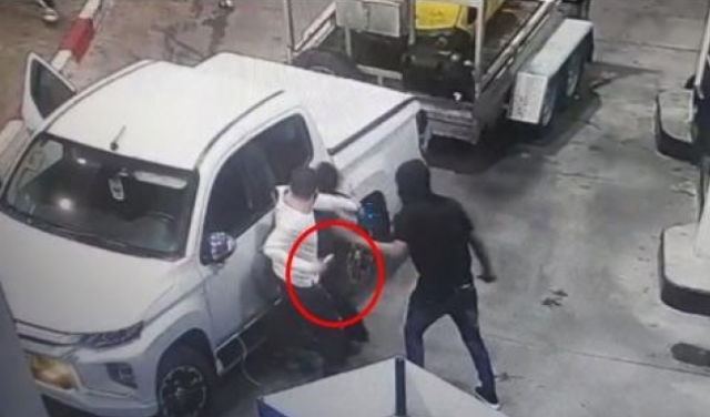 طعن شابين واعتداء على سائق: الضحايا عرب والشرطة لا ترى دوافع عنصرية